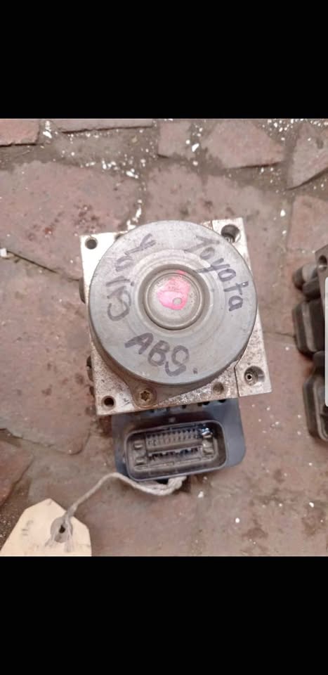 Toyota Yaris abs pump Toyota Yaris abs pump