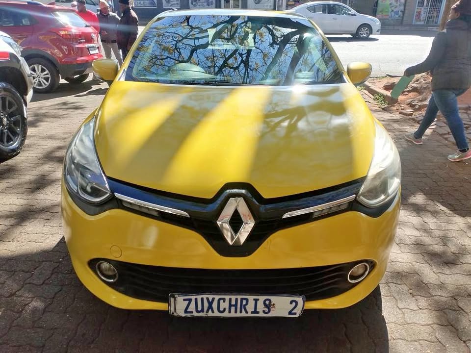2015 RENAULT CLIO 900T 1.2 MANUAL