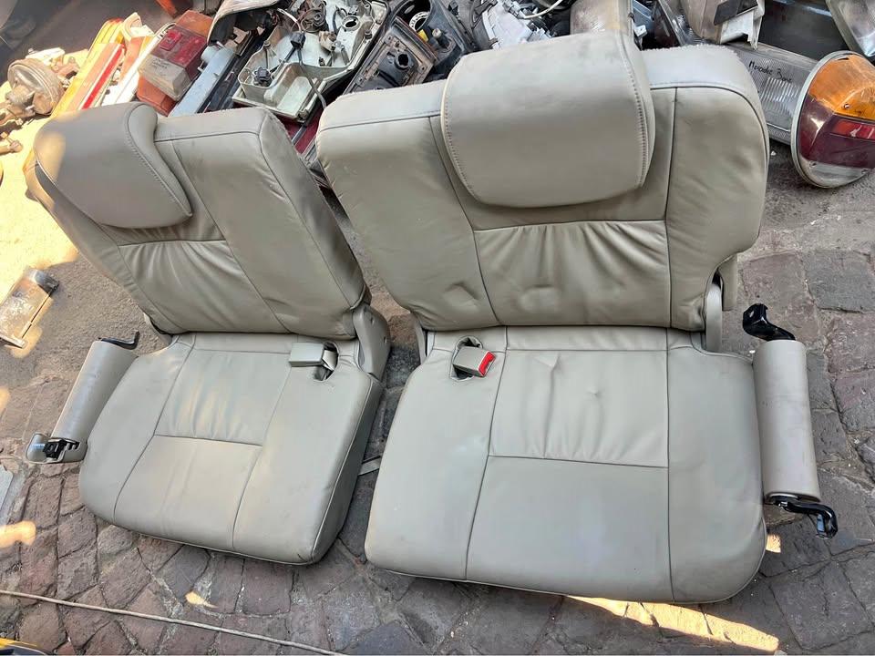Toyota Fortuner d4d rear fold up seats available Toyota Fortuner d4d rear fold up seats available