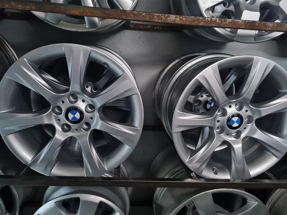 Bmw mags size 18 narrow and wide