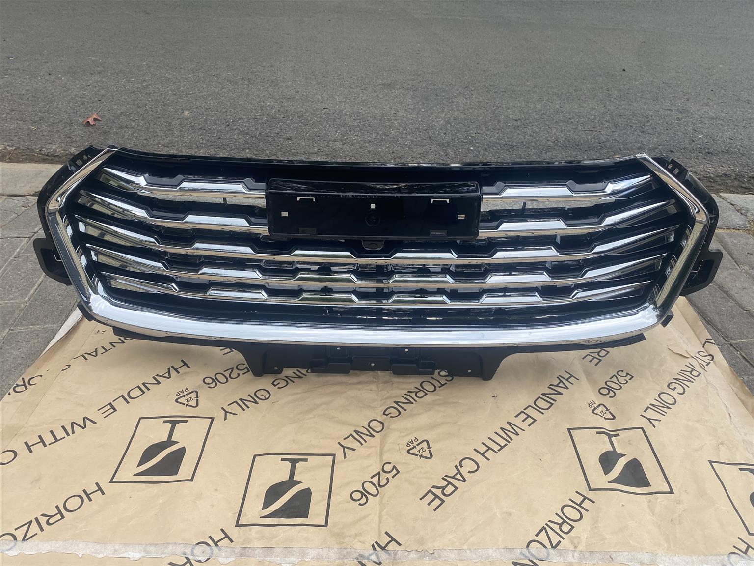 2023 HAVAL JOLION RADIATOR GRILLE FOR SALE. IN EXCELLENT CONDITION - Private Seller