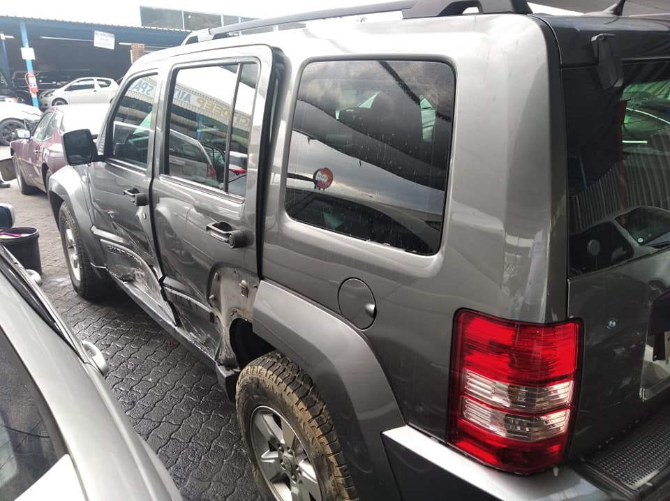 Jeep Cherokee accident, engine starts - Private Seller Jeep Cherokee accident, engine starts - Private Seller