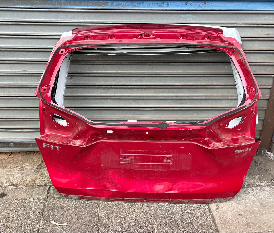Honda FIT tailgate - Private Seller Honda FIT tailgate - Private Seller
