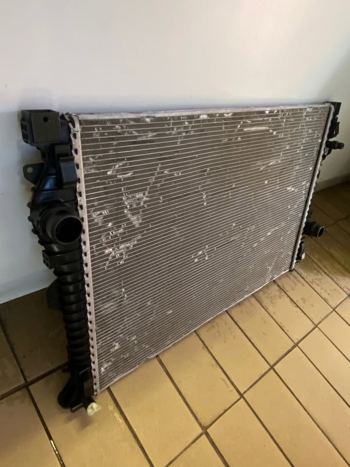 2019 LAND ROVER DISCOVERY RADIATOR AVAILABLE FOR SALE - Private Seller