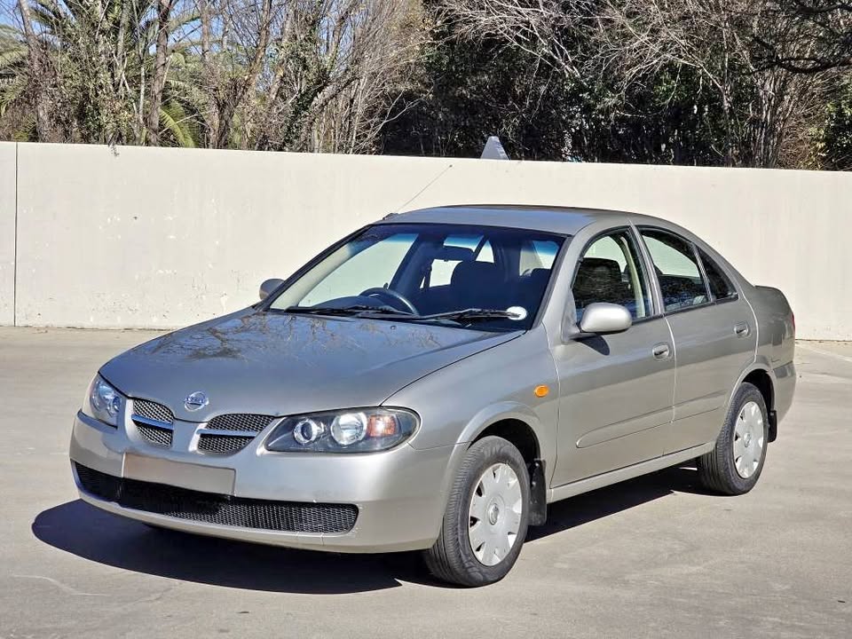 NISSAN ALMERA 1.6 AUTOMATIC WITH ONLY  WITH FULL SERVICE HISTORY & SPARE KEYS