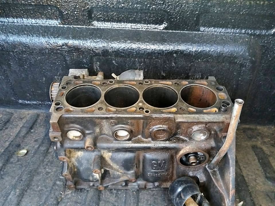 Opel astra 2.0 block and pistons - Private Seller Opel astra 2.0 block and pistons - Private Seller