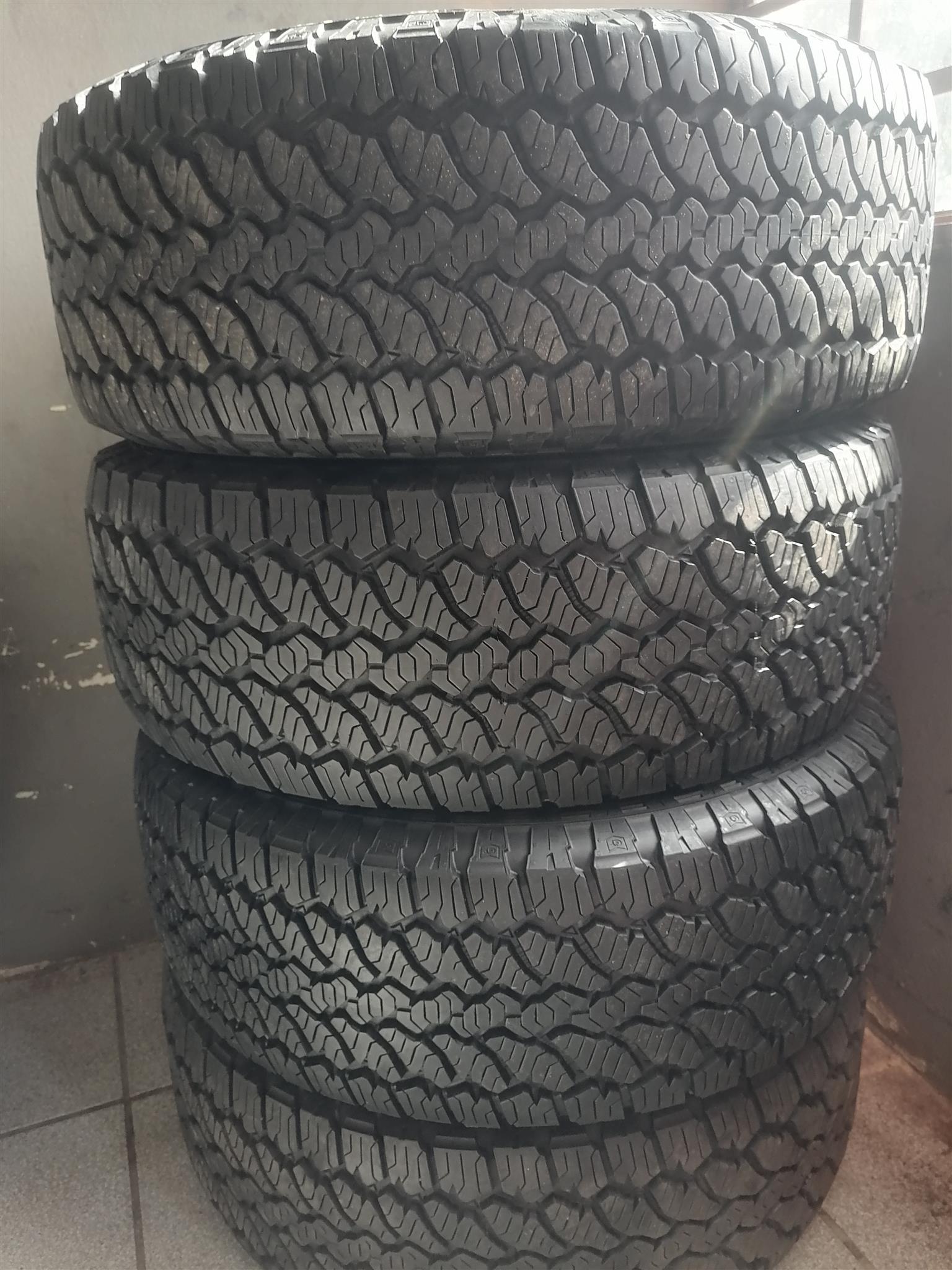 General Grabber AT3 255 60 18 (USED TYRES) General Grabber AT3 255 60 18 (USED TYRES)