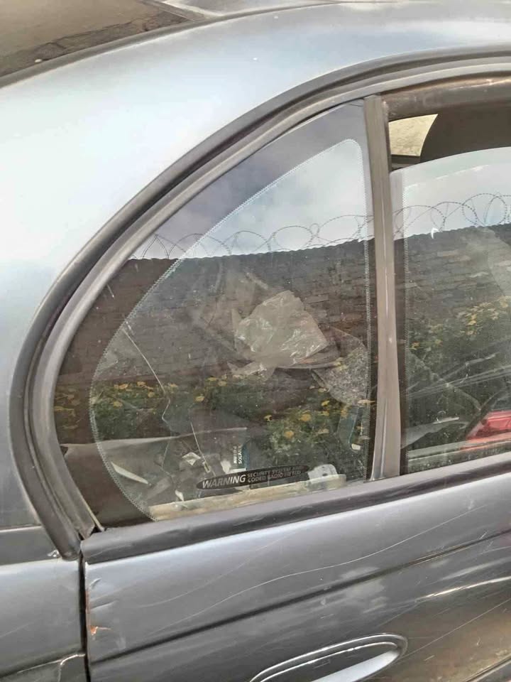 Chevrolet lumina 2006 right rear ¼ glass selling for r650 - Private Seller Chevrolet lumina 2006 right rear ¼ glass selling for r650 - Private Seller