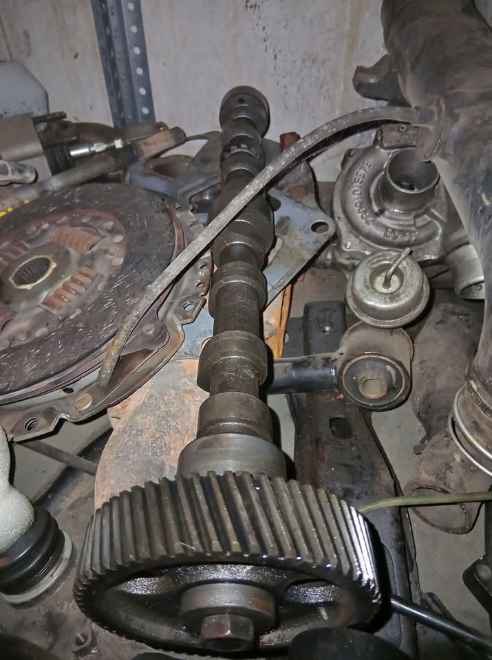 Isuzu KB250 Cam Shaft For Sale - Private Seller Isuzu KB250 Cam Shaft For Sale - Private Seller
