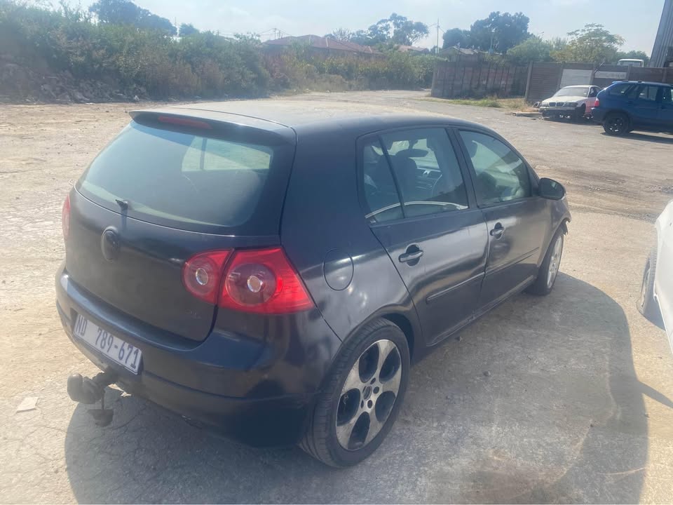 2005 golf 5 1.6 manual stripping for spares