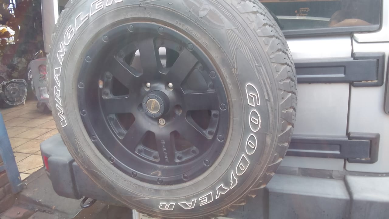 2013 Jeep Wrangler 2.8 Auto Diesel — Breaking for Body Parts 🚗🔧 - Private Seller