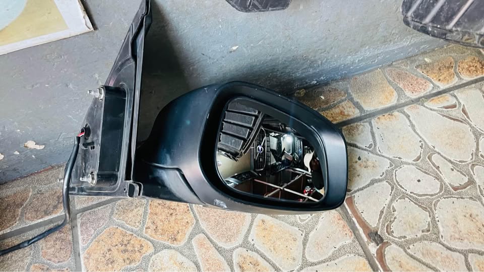 Suzuki Swift side mirror - Private Seller Suzuki Swift side mirror - Private Seller