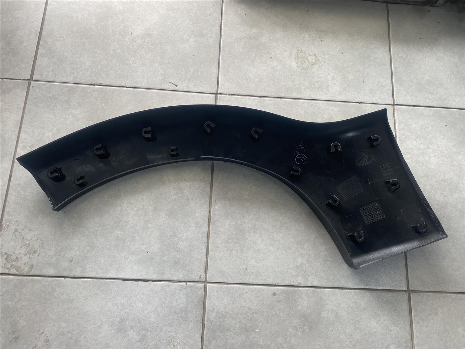 2024 MAHINDRA PIK UP RIGHT FRONT FENDER ARCH MOULDING FOR SALE. BRAND NEW - Private Seller