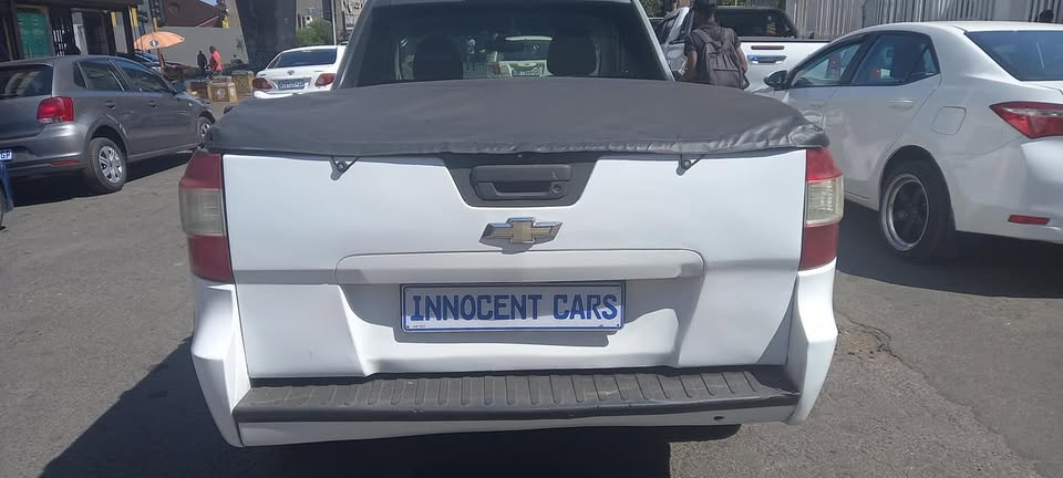 2017 CHERVOLET UTILITY BAKKIE 1.4 PETROL, MANUAL, WHITE COLOUR