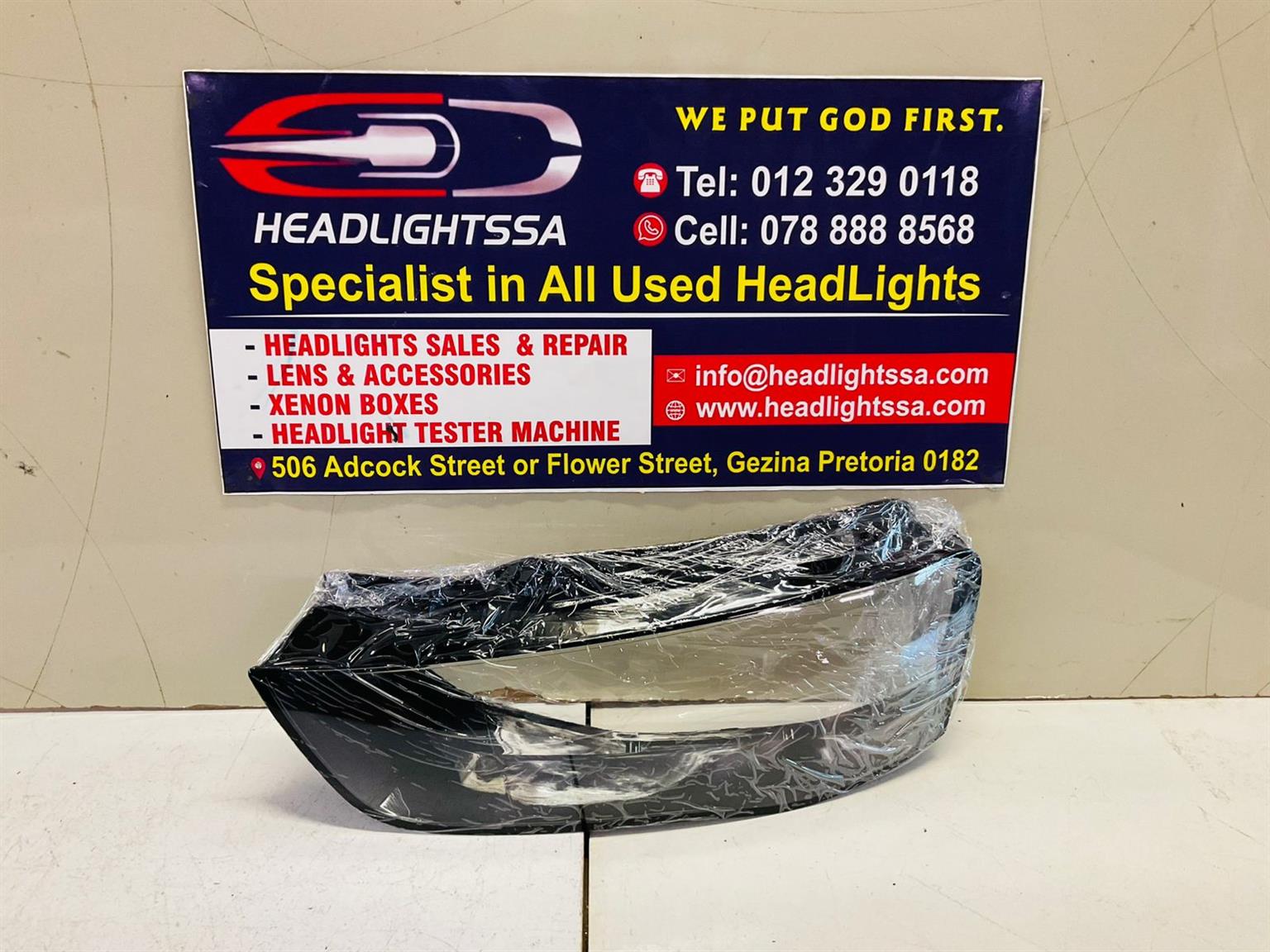 Audi A4 B8 left side headlight replacement lens - Private Seller Audi A4 B8 left side headlight replacement lens - Private Seller