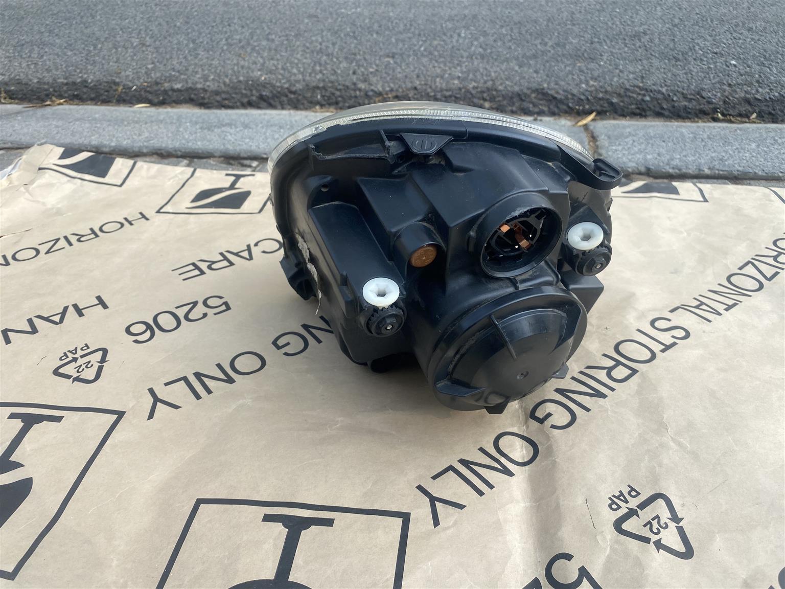 2017 FIAT 500 HEADLIGHT RIGHT SIDE FOR SALE. IN EXCELLENT CONDITION - Private Seller 2017 FIAT 500 HEADLIGHT RIGHT SIDE FOR SALE. IN EXCELLENT CONDITION - Private Seller