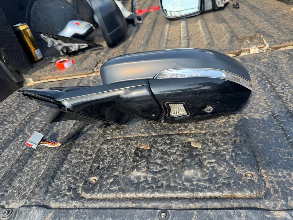 Jaguar XF Right Mirror - Private Seller