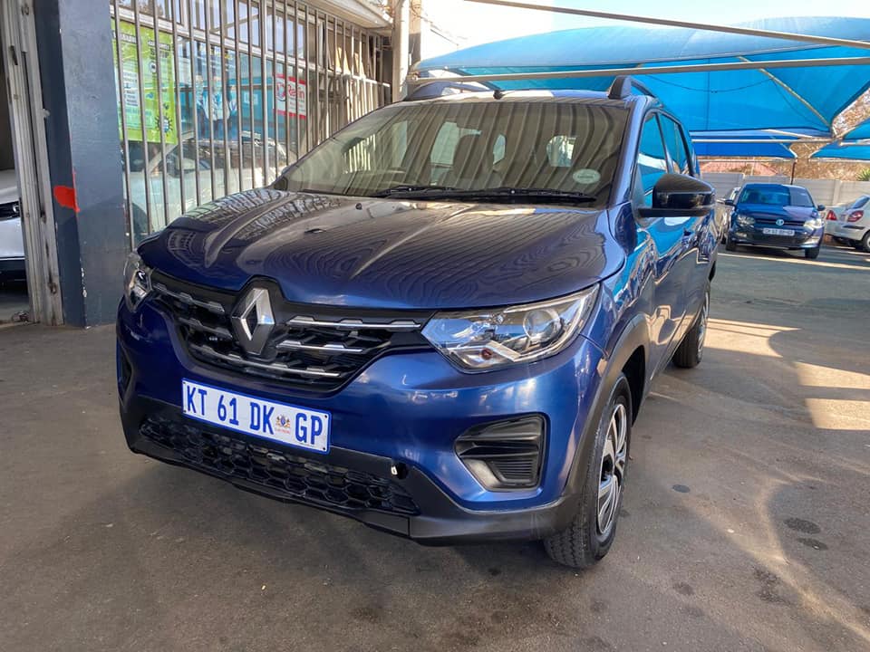 2022 RENAULT TRIBER 1.0 7SEATER MANUAL
