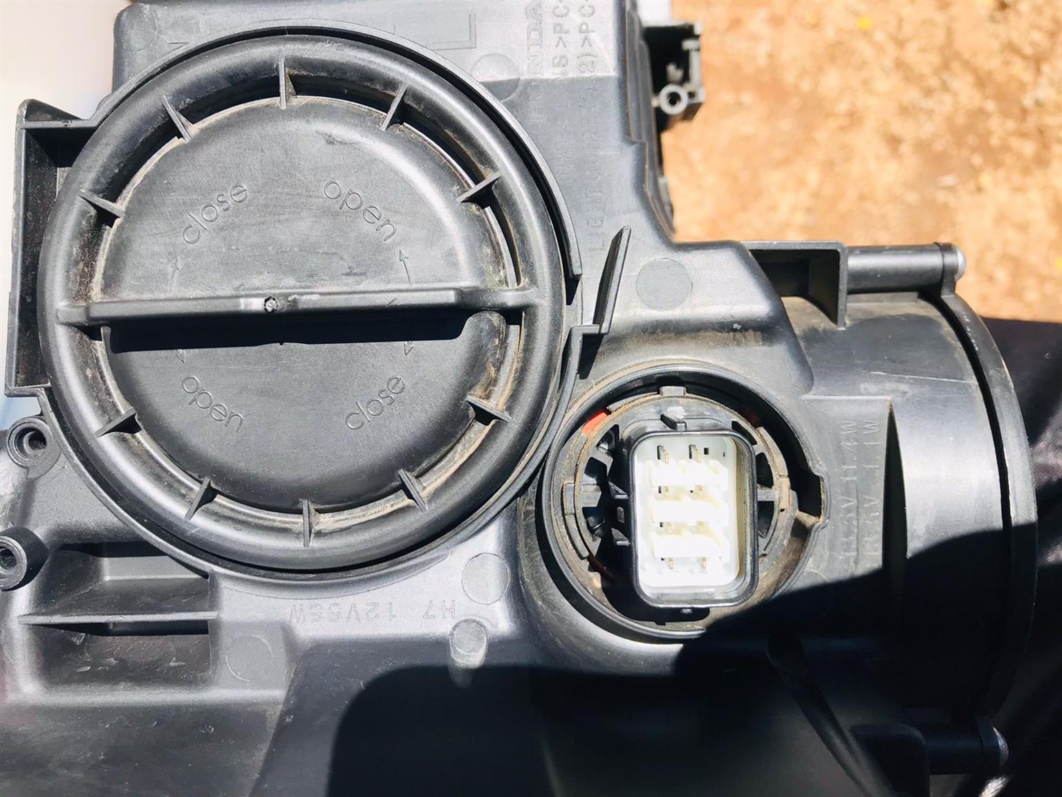 Honda Civic R-Type left side xenon headlight - Private Seller Honda Civic R-Type left side xenon headlight - Private Seller