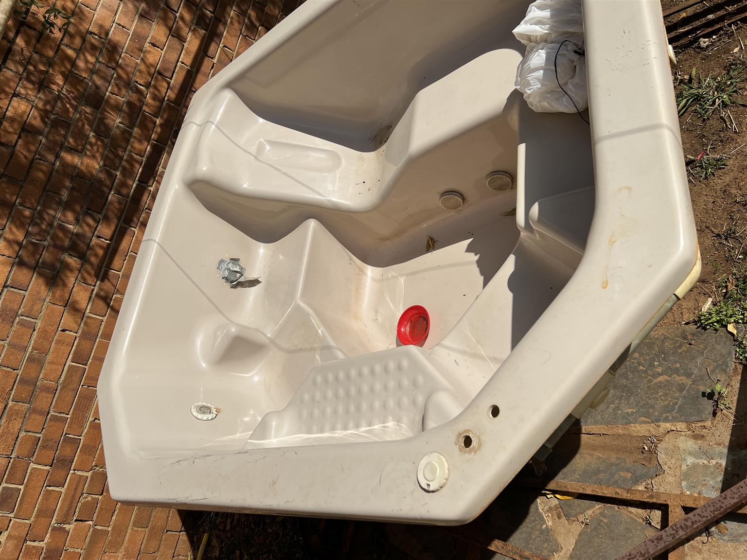 Jacuzzi tub, used Junk Mail