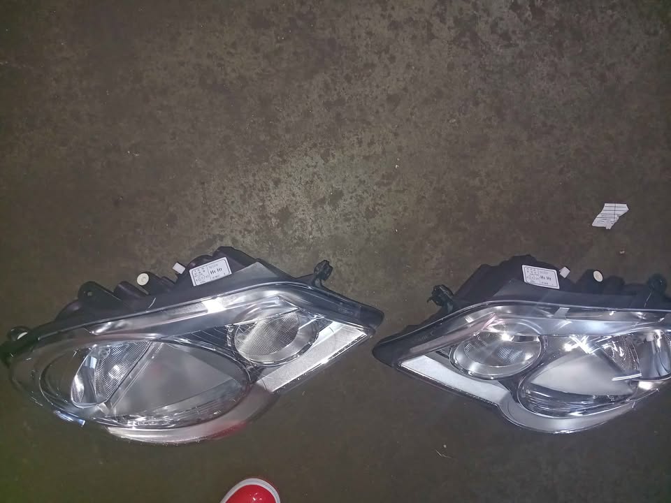 Vw polo vivo classic both side headlights