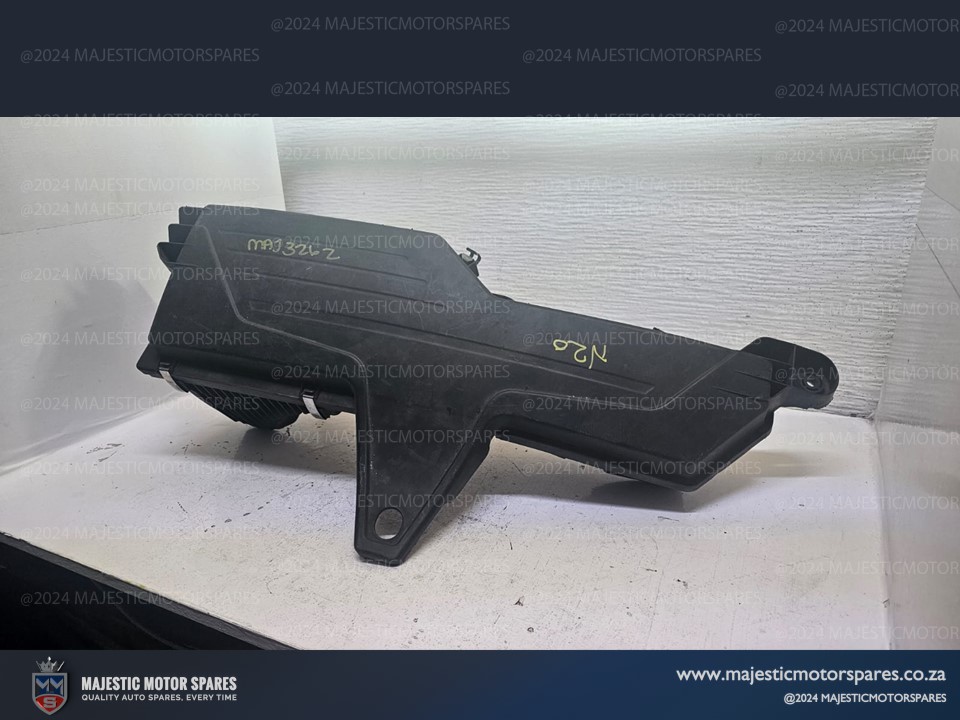 BMW 320i F30 N20 air filter box for sale second hand - Private Seller