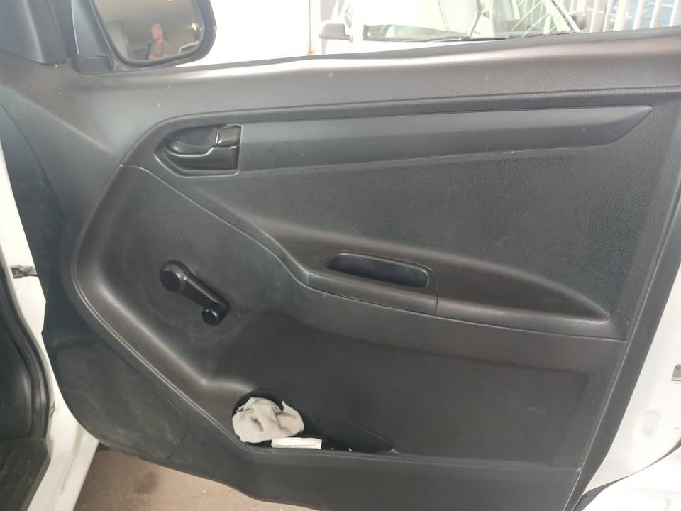 2020 ISUZU KB250 D-MAX 4X2 S/C Transmission: Manual Mileage: 38000km Fueltype: Diesel White