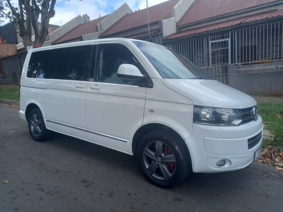 2012 V W Caravelle 2.0 Tdi 4Motion Auto, White, 127000km