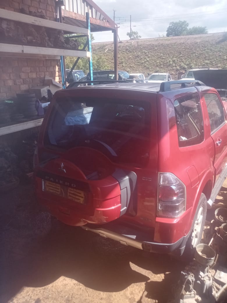 Mitsubishi Pajero BK 3.2 DID SWB 2009 Model Stripping for Sale - Private Seller Mitsubishi Pajero BK 3.2 DID SWB 2009 Model Stripping for Sale - Private Seller
