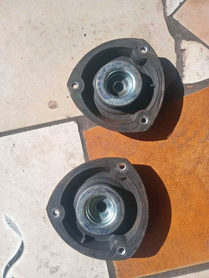 Audi RS3 Q3 GOLF 7 GTI  SHOCKS MOUNTING - Private Seller