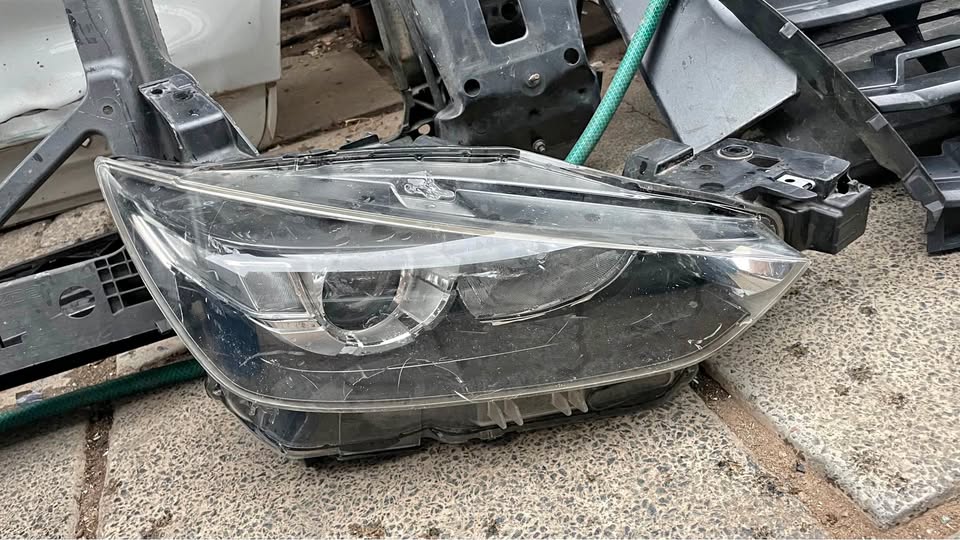 Mazda CX-3 headlight - Private Seller Mazda CX-3 headlight - Private Seller