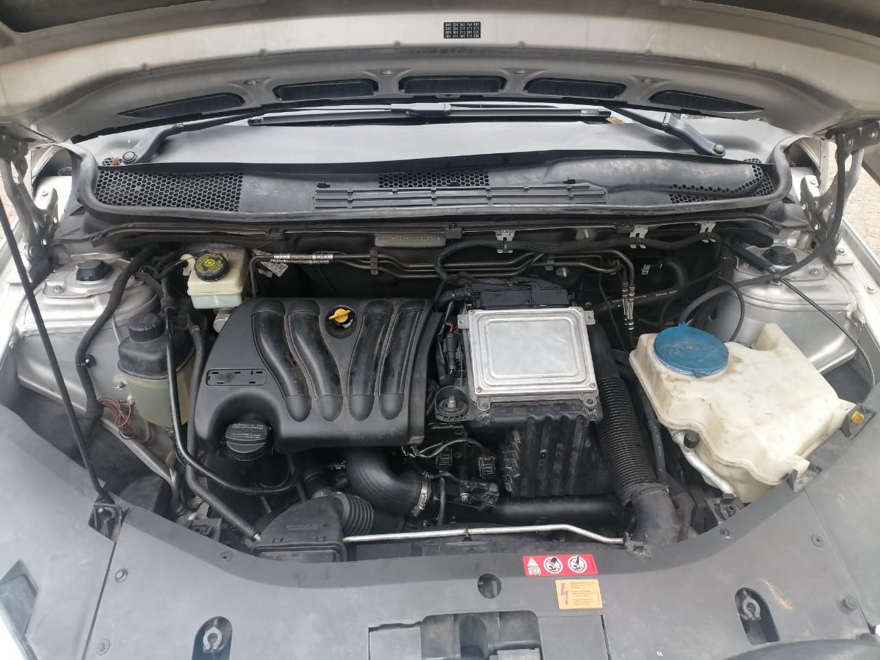 Mercedes (B200 petrol  Turbo)