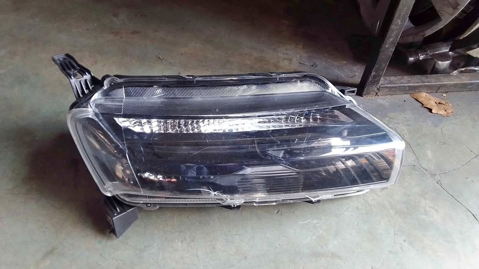 Renault kwid headlights - Private Seller Renault kwid headlights - Private Seller