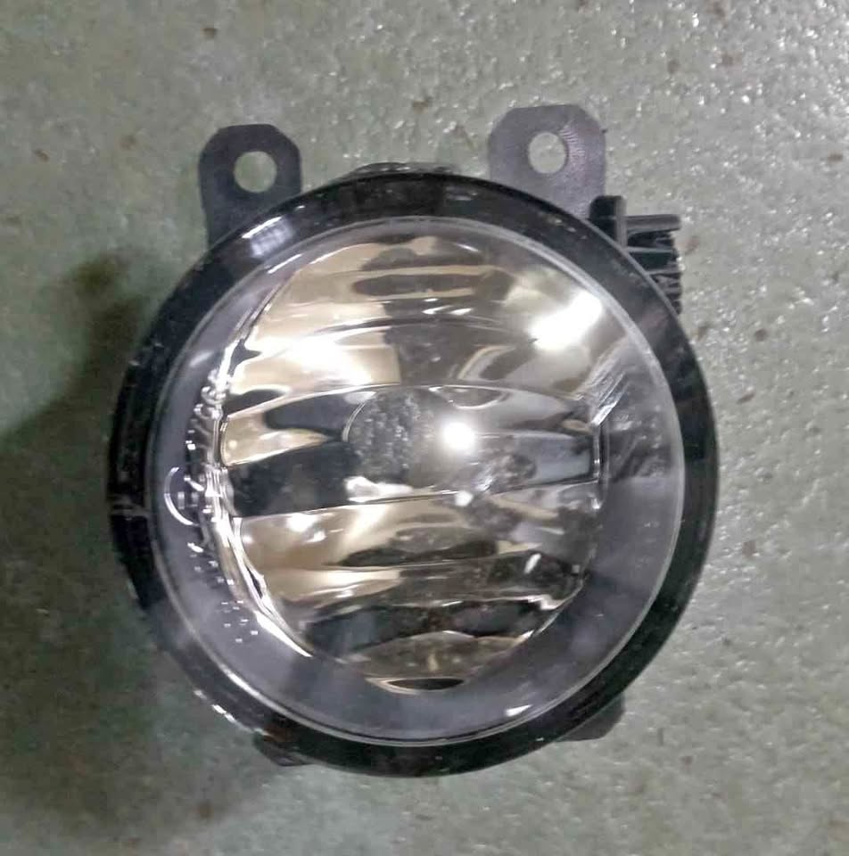 Renault Clio lhs foglight selling for r695 - Private Seller Renault Clio lhs foglight selling for r695 - Private Seller