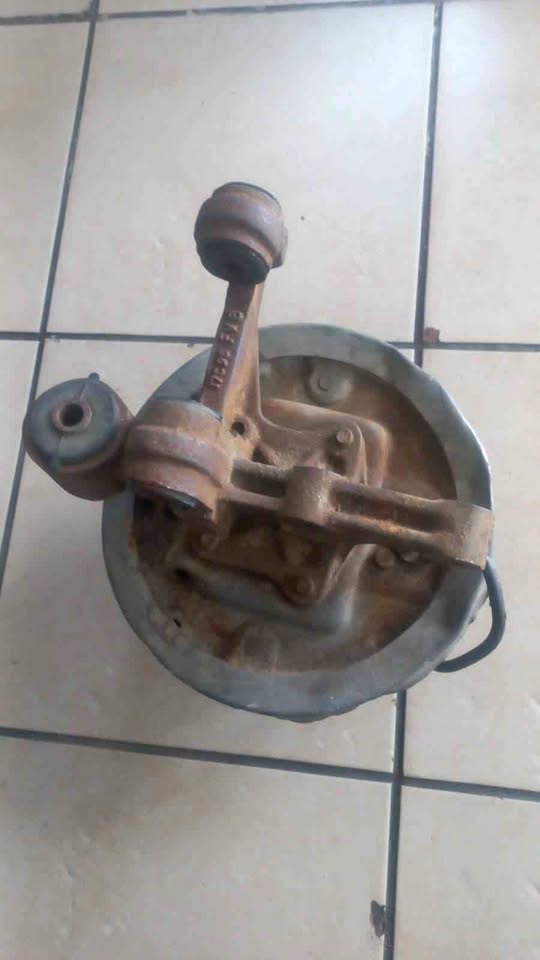 Toyota tazz left rear stub axle - Private Seller Toyota tazz left rear stub axle - Private Seller