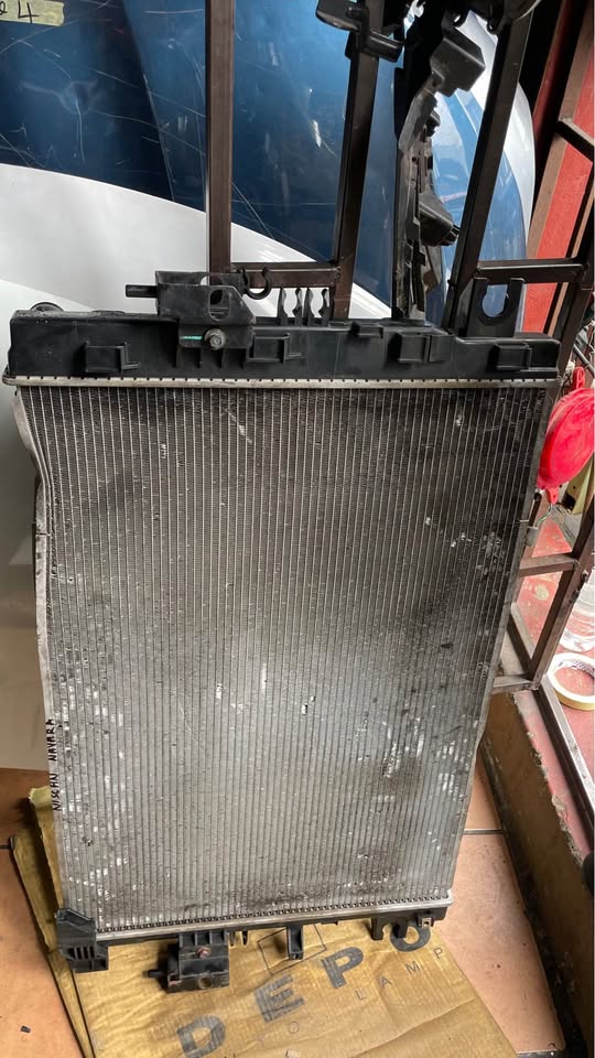 Nissan Navara radiator automatic - Private Seller Nissan Navara radiator automatic - Private Seller