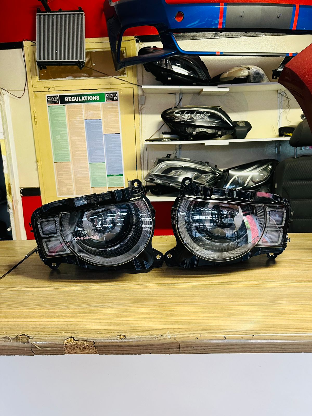 2023 LAND ROVER DEFENDER HEADLIGHTS LEFT AND RIGHT AVAILABLE FOR SALE - Private Seller