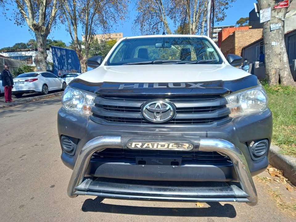 2019 Toyota Hilux Single Cab 2.0 VVTi Petrol, Manual, White, 90000kms 2019 Toyota Hilux Single Cab 2.0 VVTi Petrol, Manual, White, 90000kms