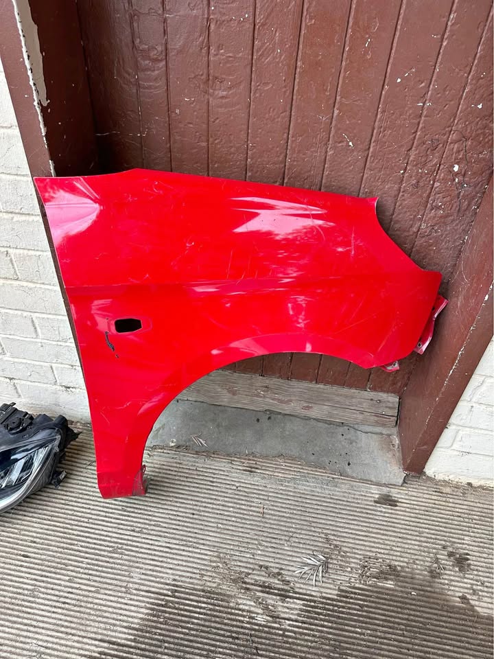 2004-2011 Kia Picanto right fender - Private Seller 2004-2011 Kia Picanto right fender - Private Seller
