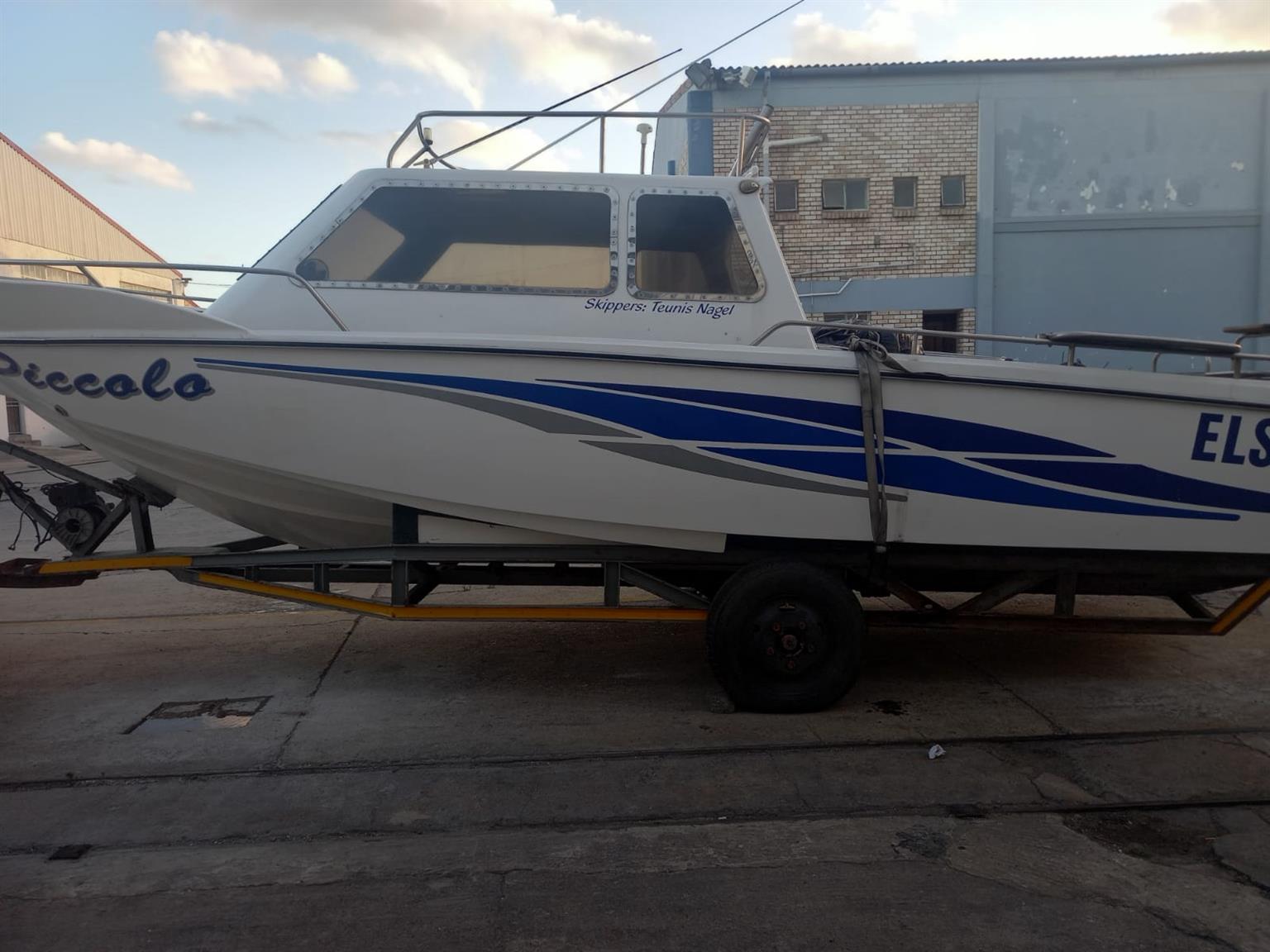 27ft BOAT PROJECT FOR SALE