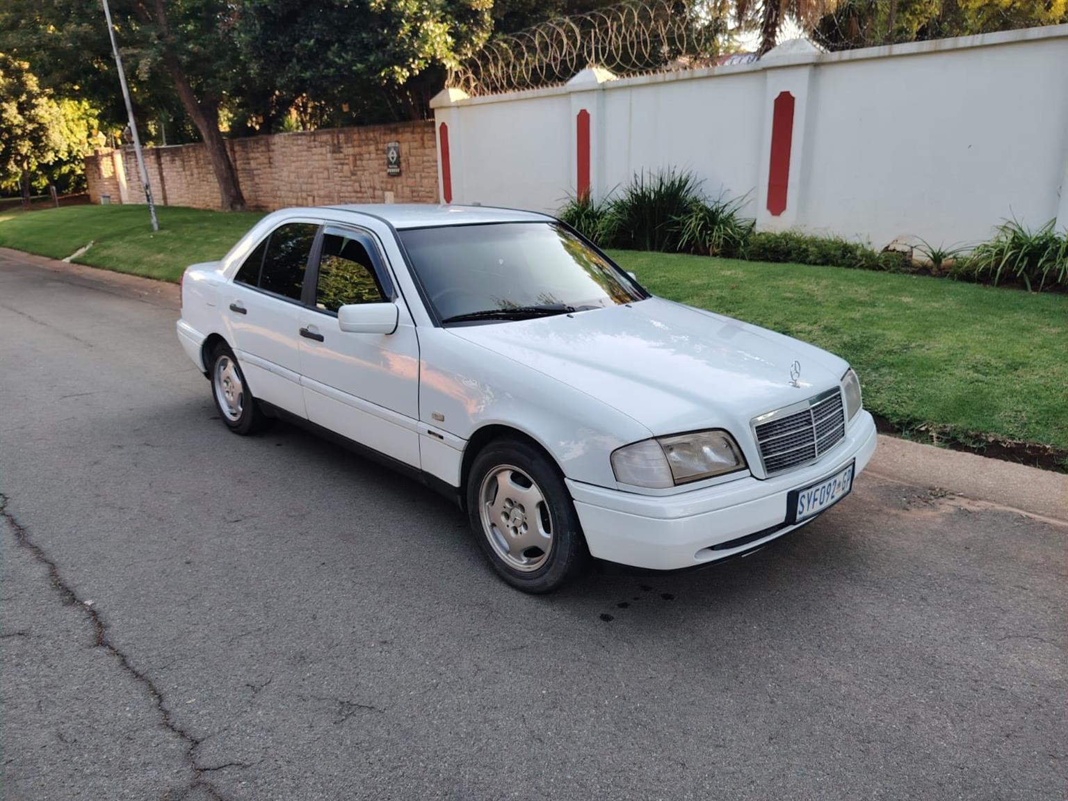 Used 1997 Mercedes-Benz C-Class C200 - Private Seller Used 1997 Mercedes-Benz C-Class C200 - Private Seller