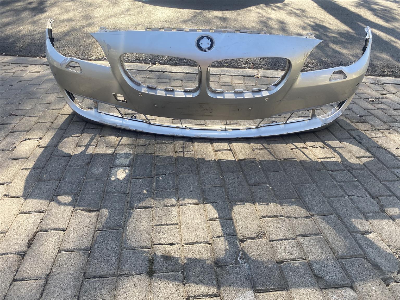 2016 BMW 5 SERIES F10 FRONT BUMPER FOR SALE. IN PRISTINE CONDITION
