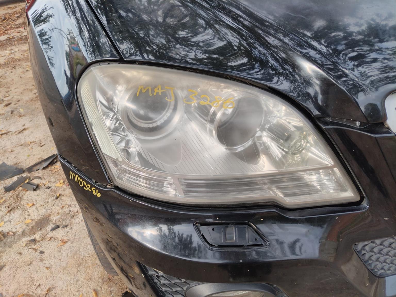 Mercedes ML350 cdi headlight for sale used - Private Seller Mercedes ML350 cdi headlight for sale used - Private Seller