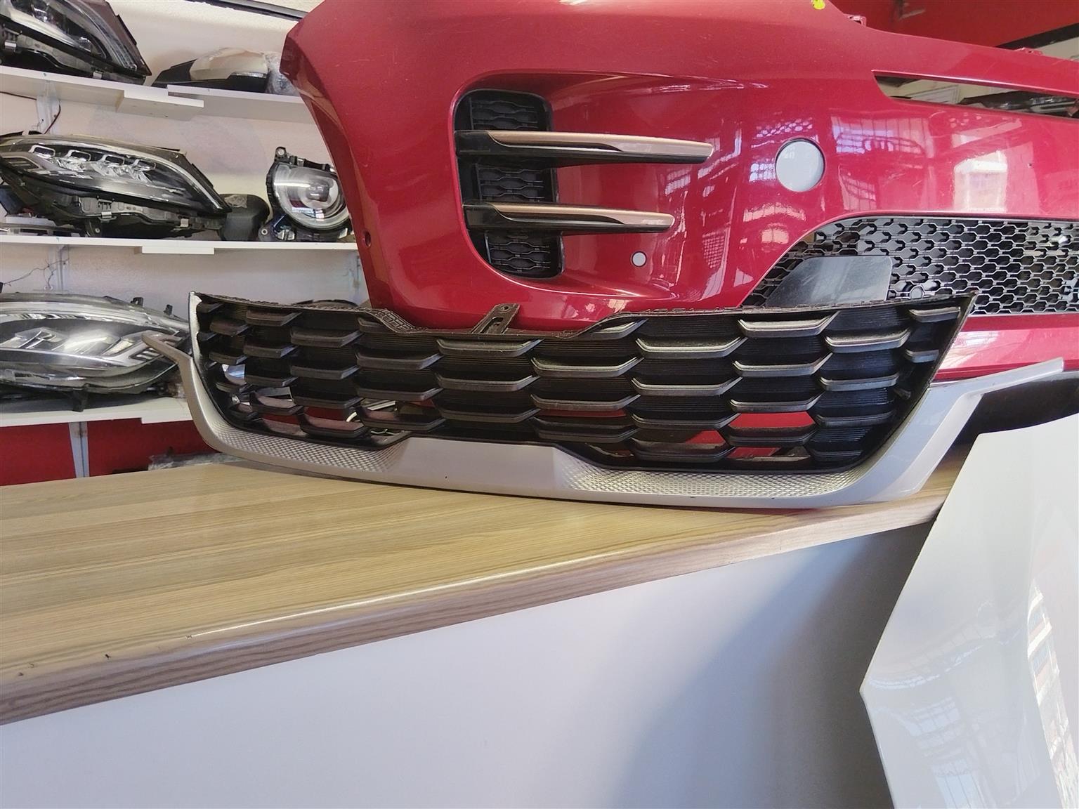 2022 KIA SELT0S MAIN GRILL WITH MOULDING AVAILABLE FOR SALE - Private Seller