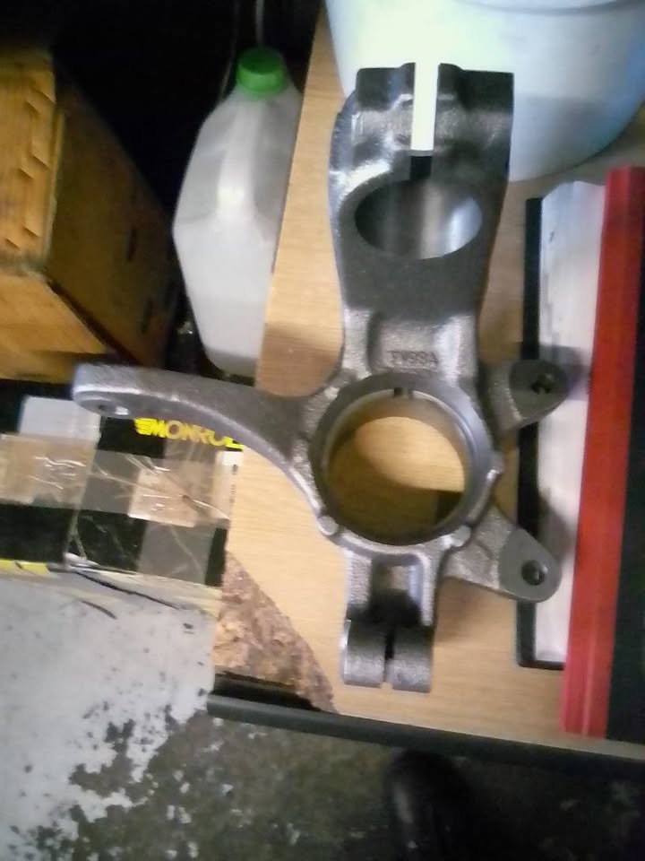 Ford Figo/ Ikon steering knuckle left front
