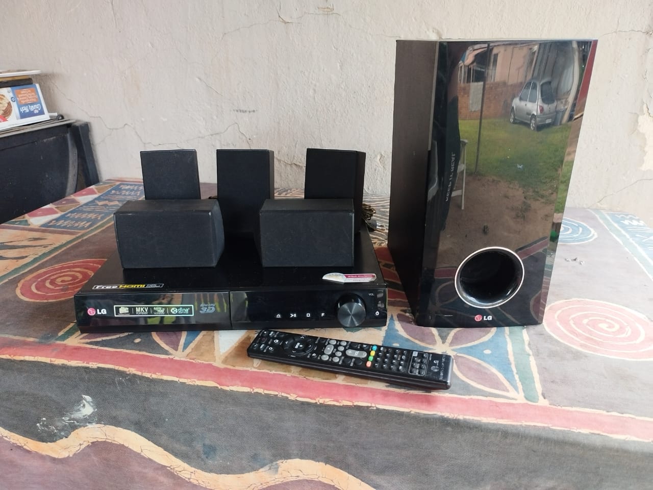 LG 3D Blu-ray home theater surround sound with remote.
