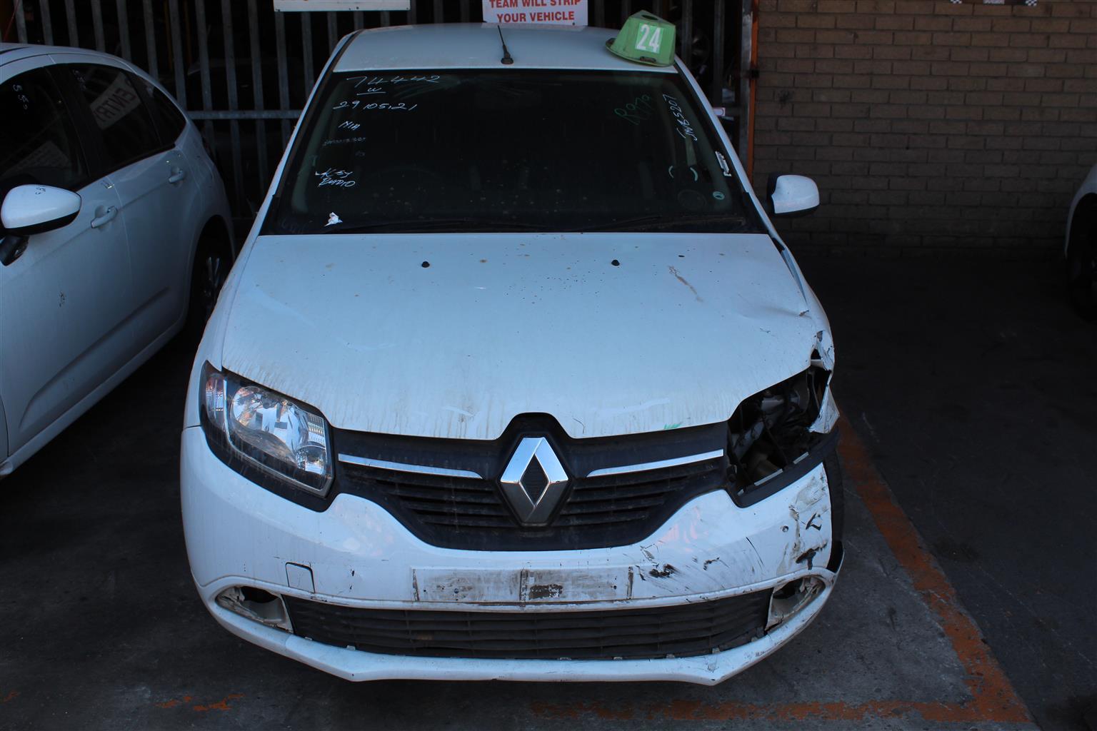 STRIPPING Renault Sandero 900T Expression - 2015 - Private Seller STRIPPING Renault Sandero 900T Expression - 2015 - Private Seller