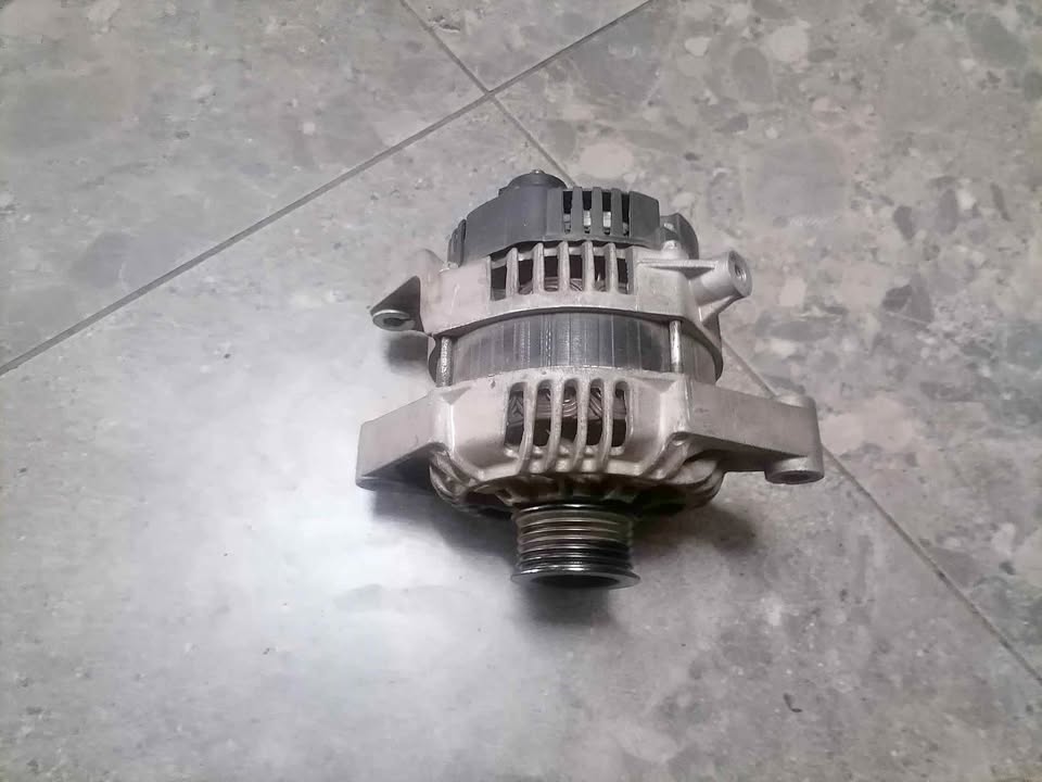 Opel Corsa Utility Gamma shape Alternator - Private Seller