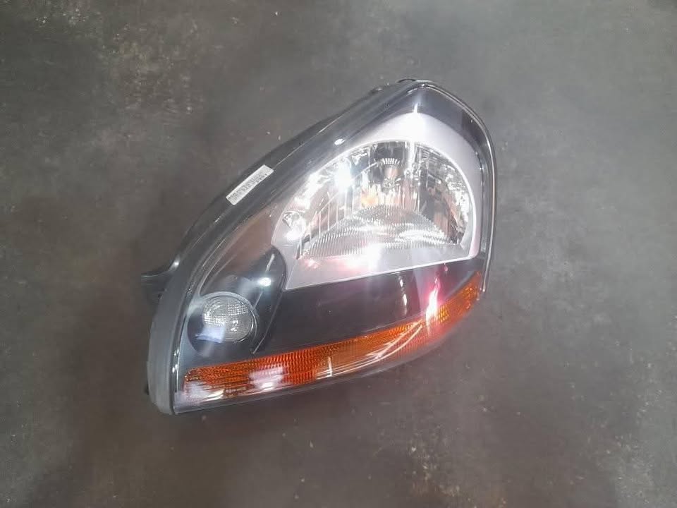 HYUNDAI TUCSON LEFT HEADLIGHT