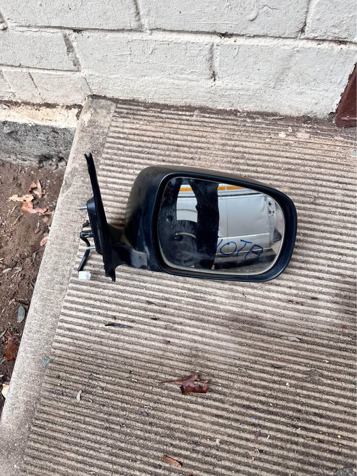 Toyota Hilux right side mirror - Private Seller Toyota Hilux right side mirror - Private Seller